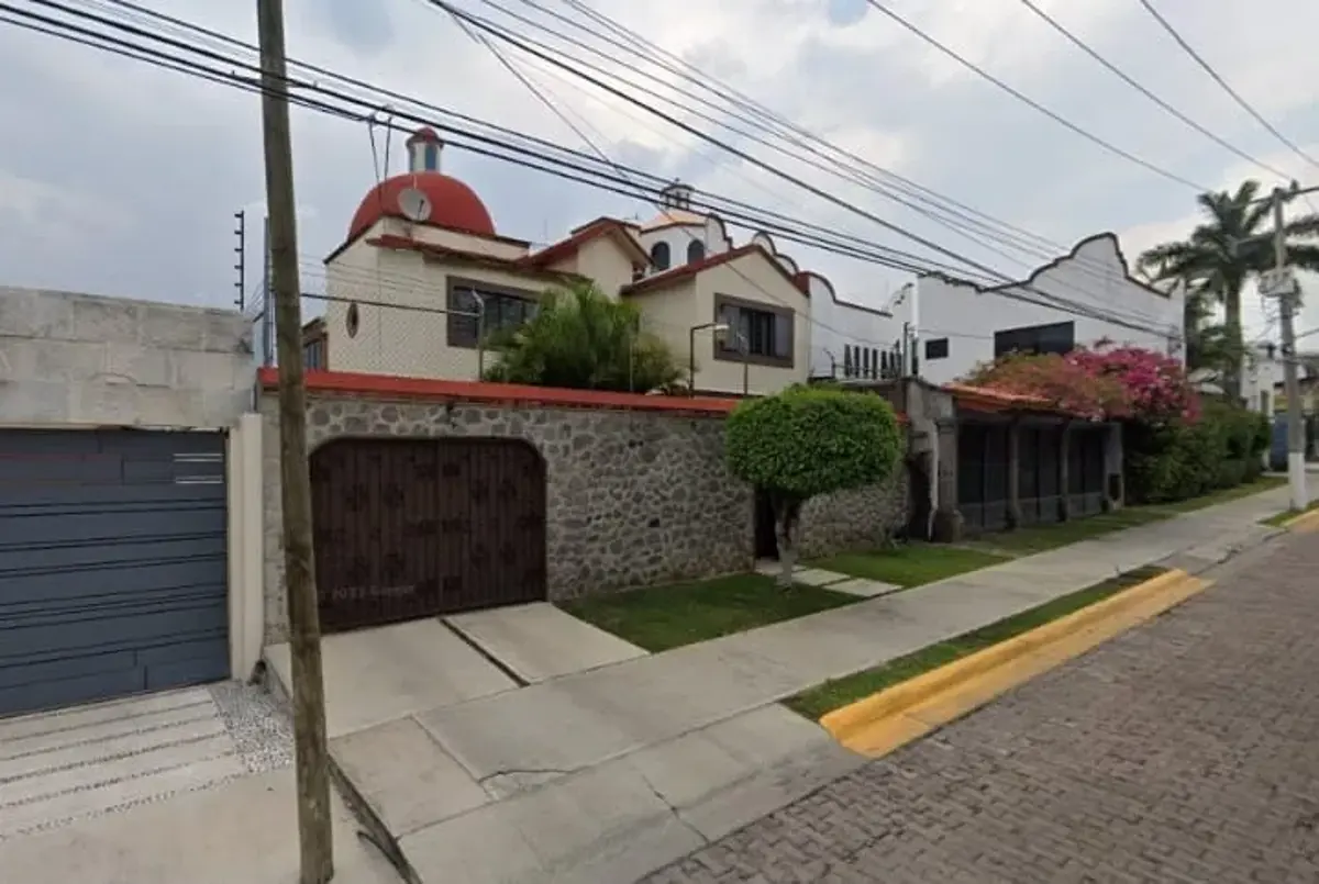 Casa en venta en Condominios Bugambilias, Cuernavaca — foto 1 de 15