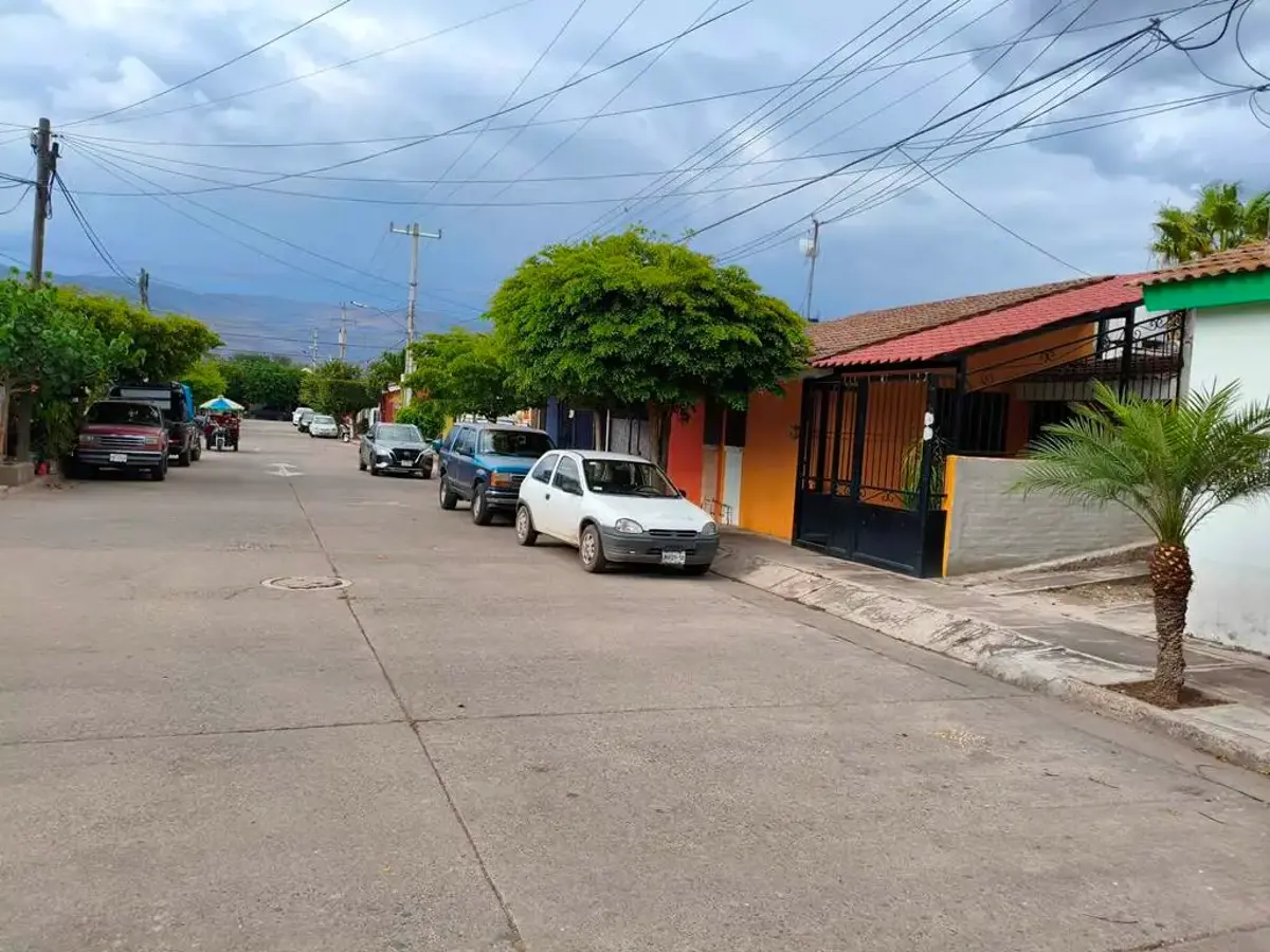 Casa en venta en La Noria Infonavit, Autlán de Navarro — foto 1 de 25
