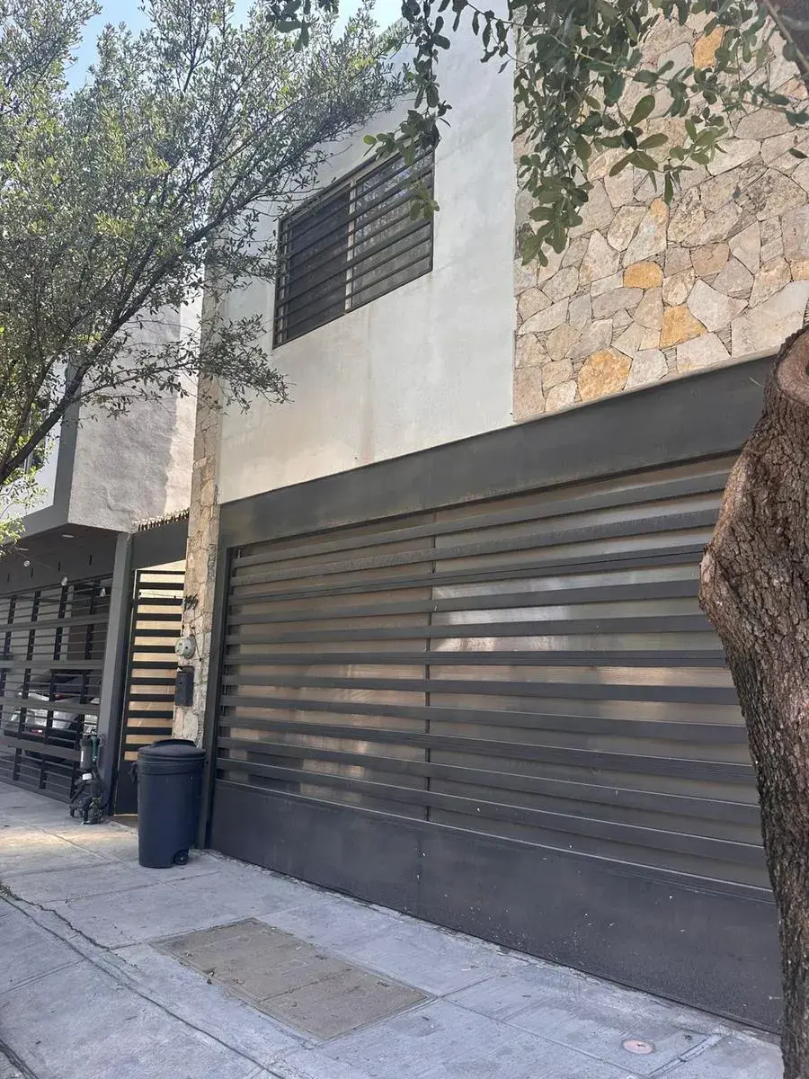 Casa en venta en Alcatraces Residencial, San Nicolás de los Garza — foto 1 de 12