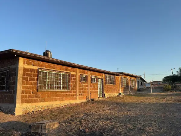 CASA CAMPESTRE CON LOCAL EN VENTA - PEDRO ESCOBEDO, QUERÉTARO