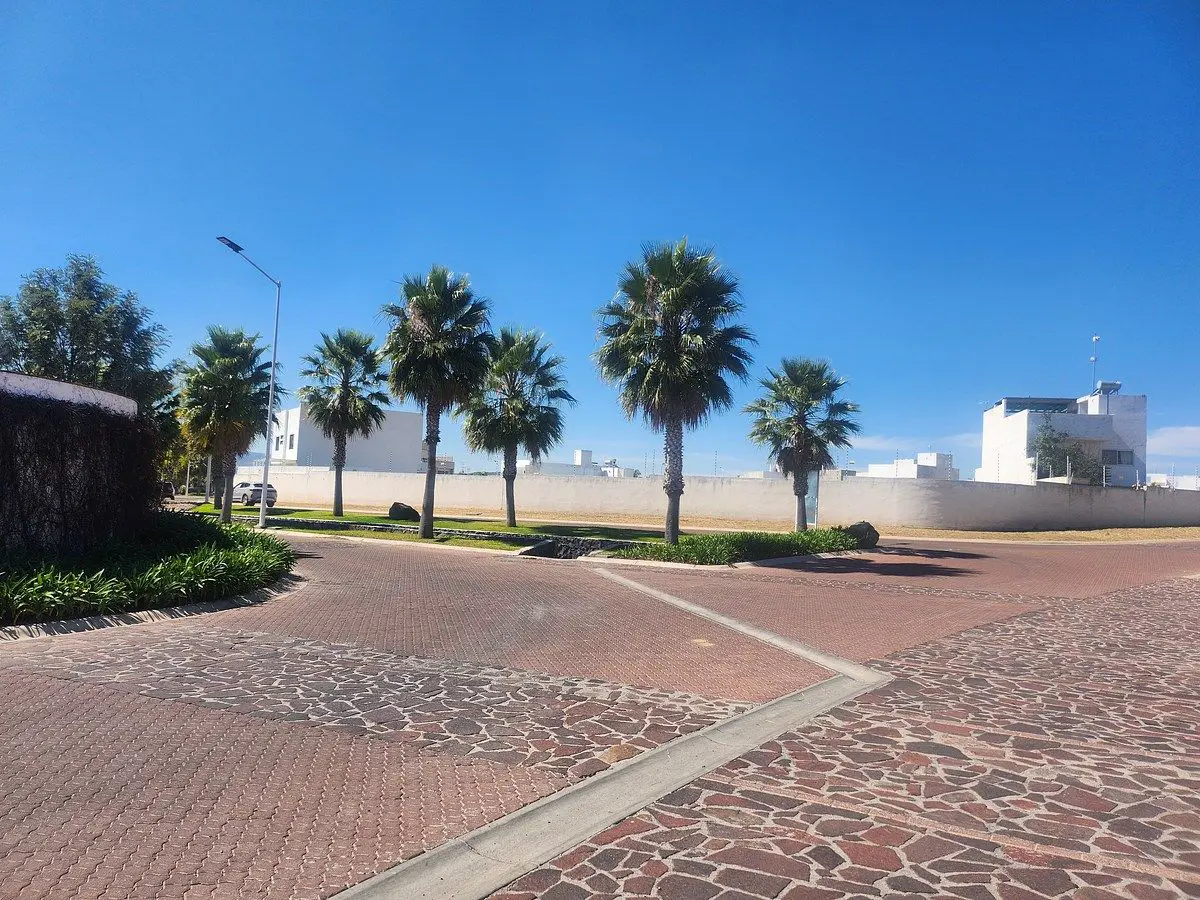Terreno en venta en Ciudad Maderas Residencial Querétaro, El Marqués — foto 1 de 13
