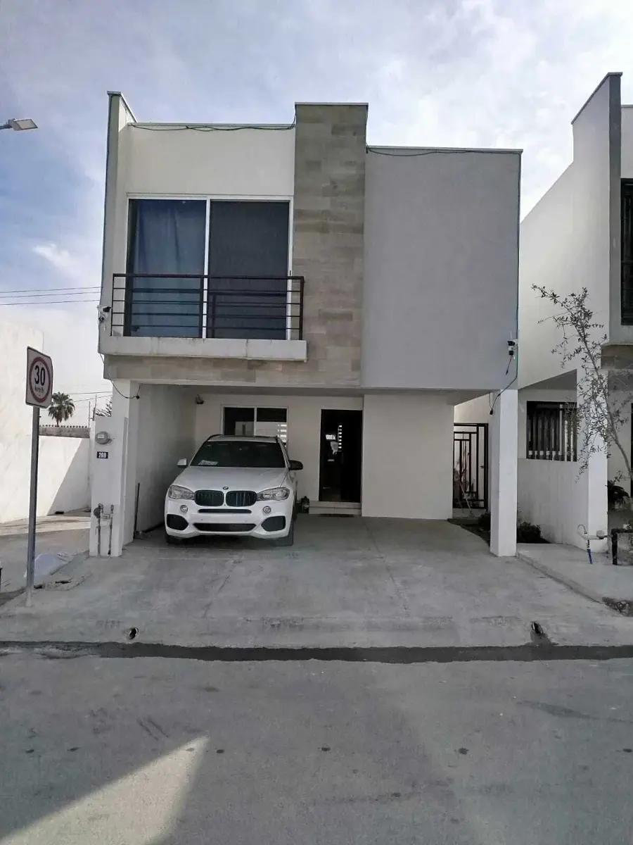 Casa en venta en Brianzzas Residencial, General Escobedo — foto 1 de 27