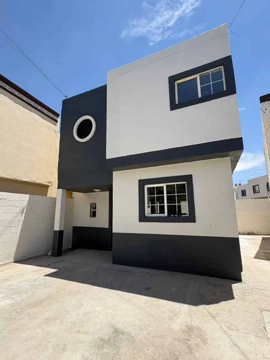 Casa en venta en Santa Fe, Juárez — foto 1 de 23