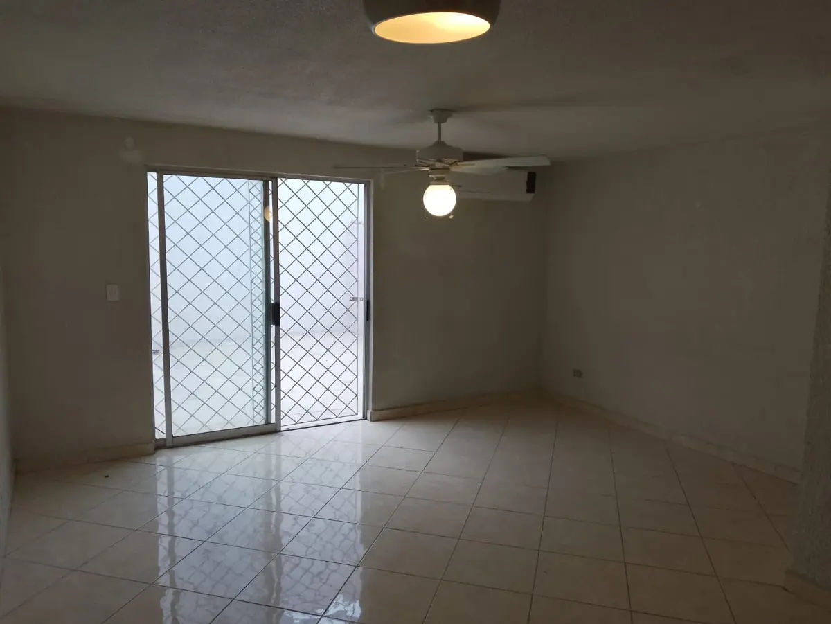 Casa en renta en Rincón de la Primavera, Monterrey — foto 1 de 10