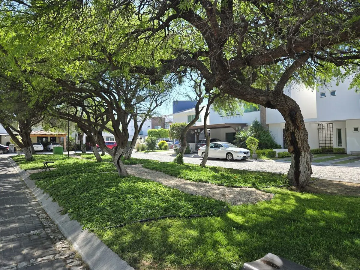 Casa en renta en Los Frailes, Corregidora — foto 1 de 2
