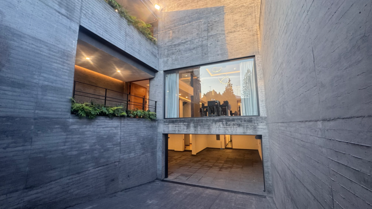 Casa en venta en Parque del Pedregal, Tlalpan — foto 1 de 9