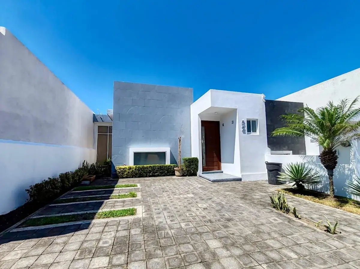 Casa en venta en Lomas de la Rioja, Alvarado — foto 1 de 18