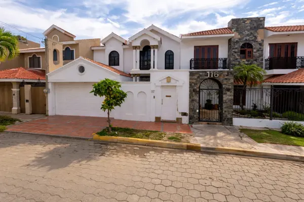 VENTA DE CASA DE LA COLONIA LOMAS DE MAZATLAN EN MAZATLAN SINALOA