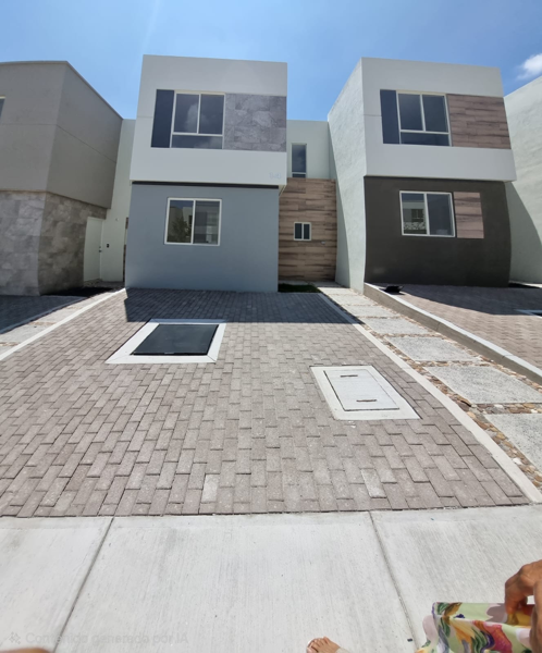 Casa en venta a minutos de zona industrial y aeropuerto Querétaro