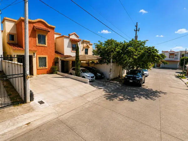 Casa en venta en Villa Universidad, Culiacán — foto 3 de 9