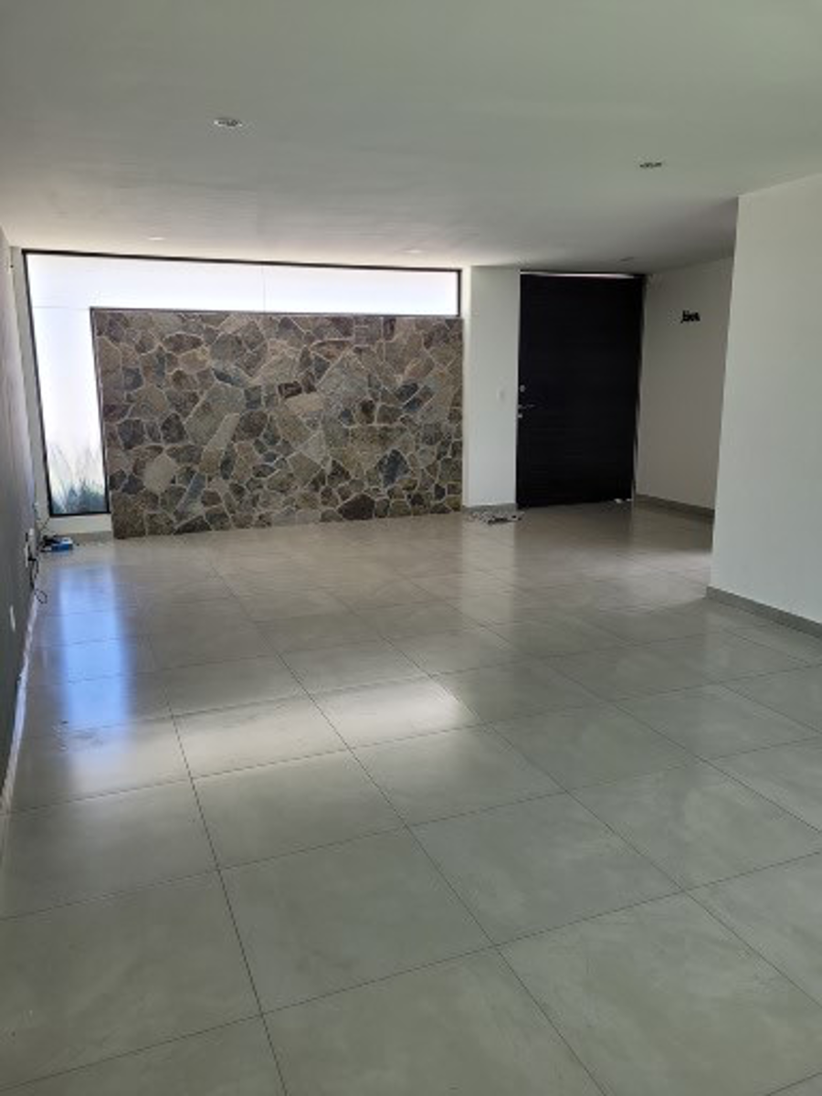 Casa en venta en Cañadas del Arroyo, Corregidora — foto 1 de 16