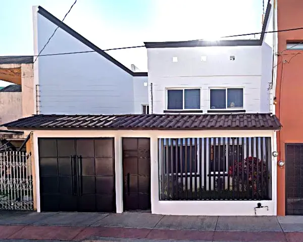 VENTA DE CASA DE LA COLONIA PARQUE MANZANARES EN LEON GUANAJUATO
