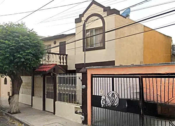 Casa en venta en Los Arcos, Saltillo — foto 3 de 11