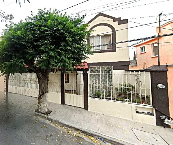 Casa en venta en Los Arcos, Saltillo — foto 2 de 11