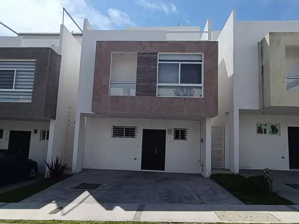 Casa en Renta el Refugio Paseo San Junipero