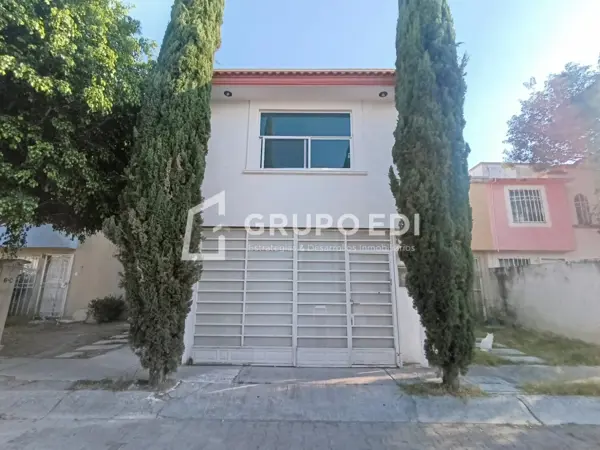 Casa en Jardines de Santa Rosa, Puebla, Puebla