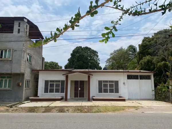 Casa en venta en Lázaro Cárdenas, Unión Hidalgo — foto 2 de 17