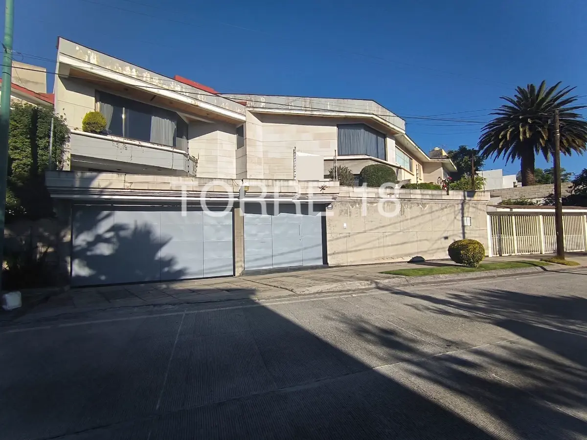 Casa en venta en Lomas de Tecamachalco Sección Bosques I y II, Huixquilucan — foto 1 de 25