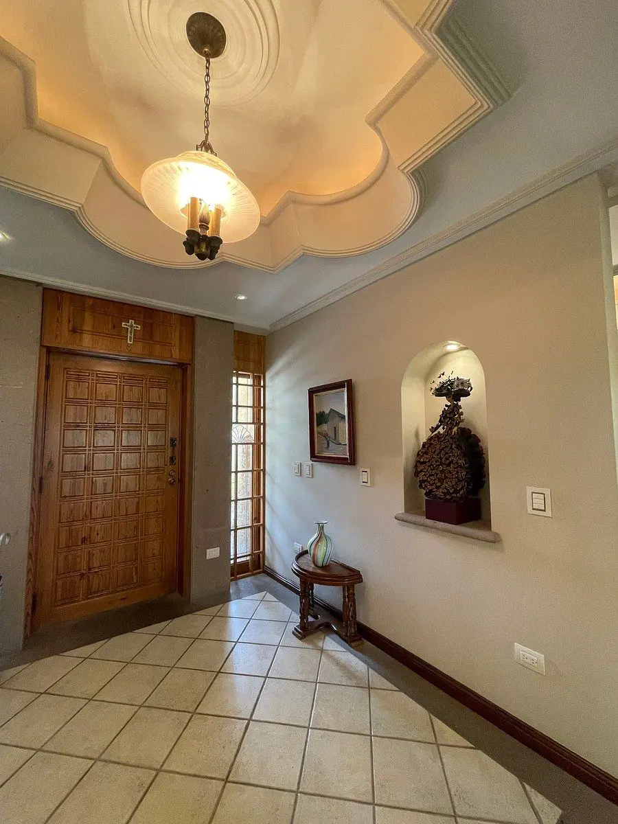 Casa en venta en Lomas del Valle, San Pedro Garza García — foto 1 de 15