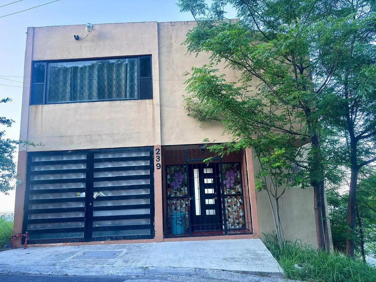 Casa en venta en Bosques del Rey, Guadalupe — foto 1 de 18