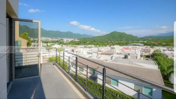 Casa en venta en Lomas del Hipico, Monterrey — foto 2 de 12