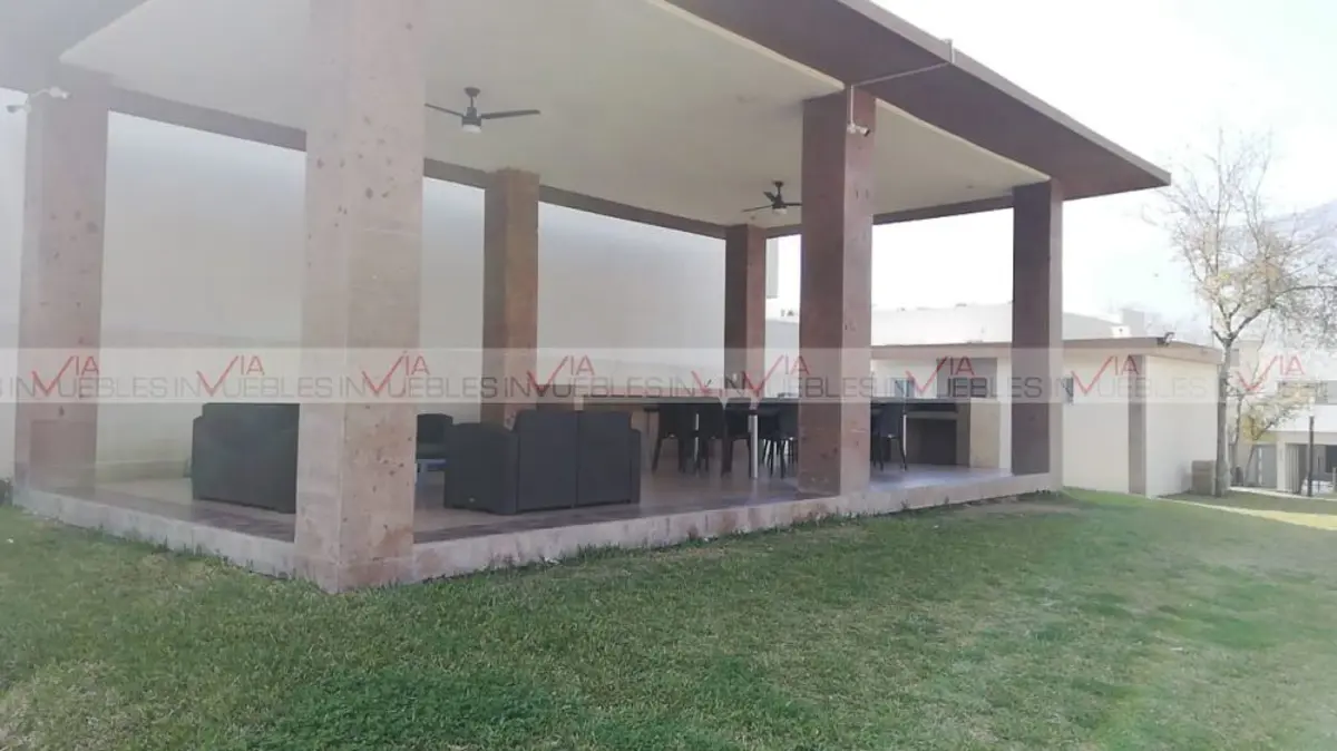 Casa en venta en Catujanes, Monterrey — foto 1 de 12