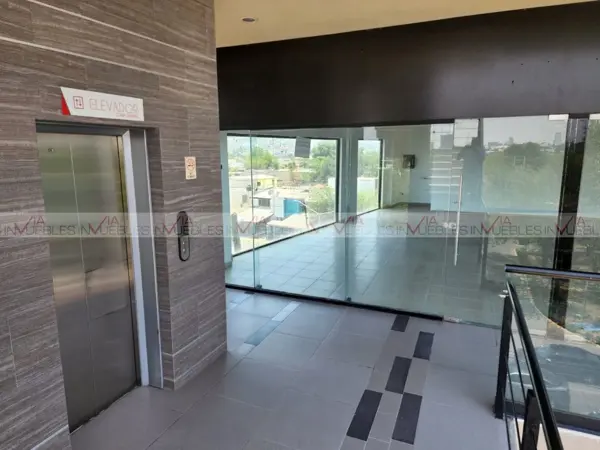 Local en venta en Contry Tesoro, Monterrey — foto 2 de 8