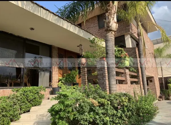 Casa en venta en Contry la Silla, Guadalupe — foto 2 de 12