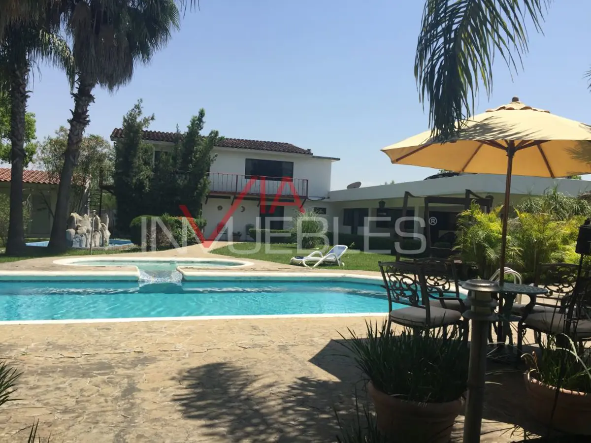 Casa en venta en El Castillo, Cadereyta Jiménez — foto 1 de 16