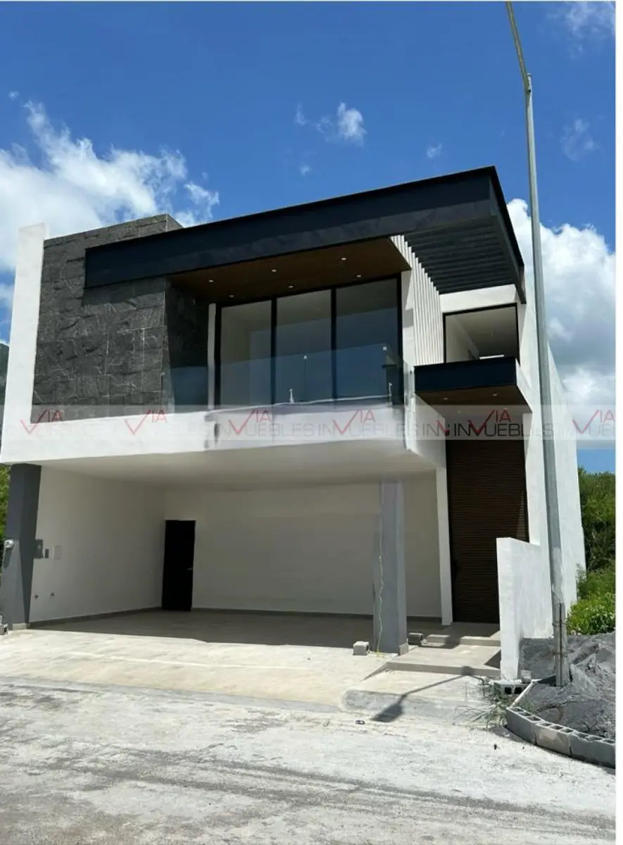Casa en venta en Yerbaniz, Santiago — foto 1 de 12
