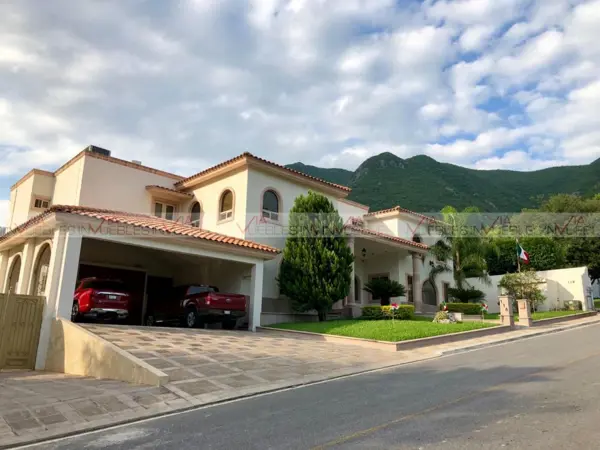 Casa en venta en Portal del Huajuco, Monterrey — foto 2 de 19