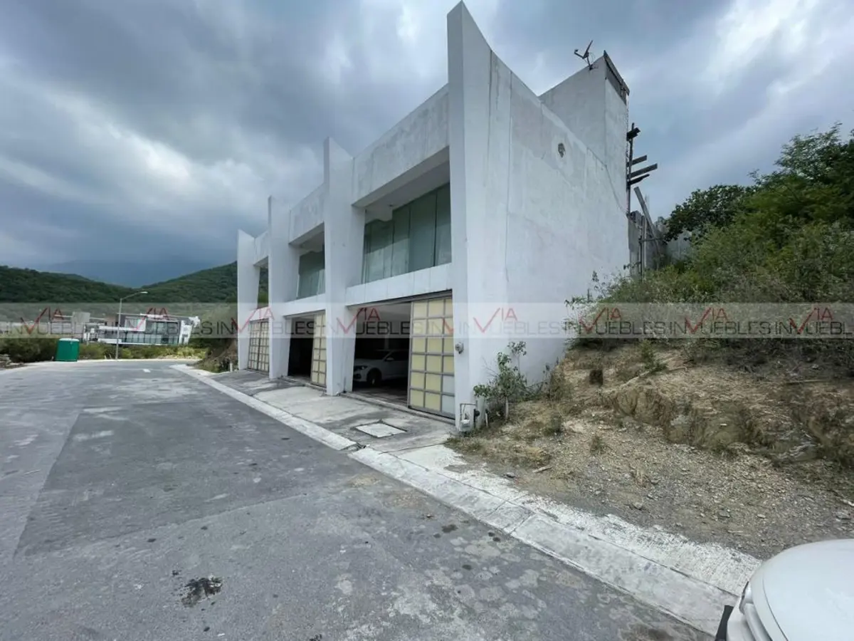 Casa en venta en Sierra Alta, Monterrey — foto 1 de 32