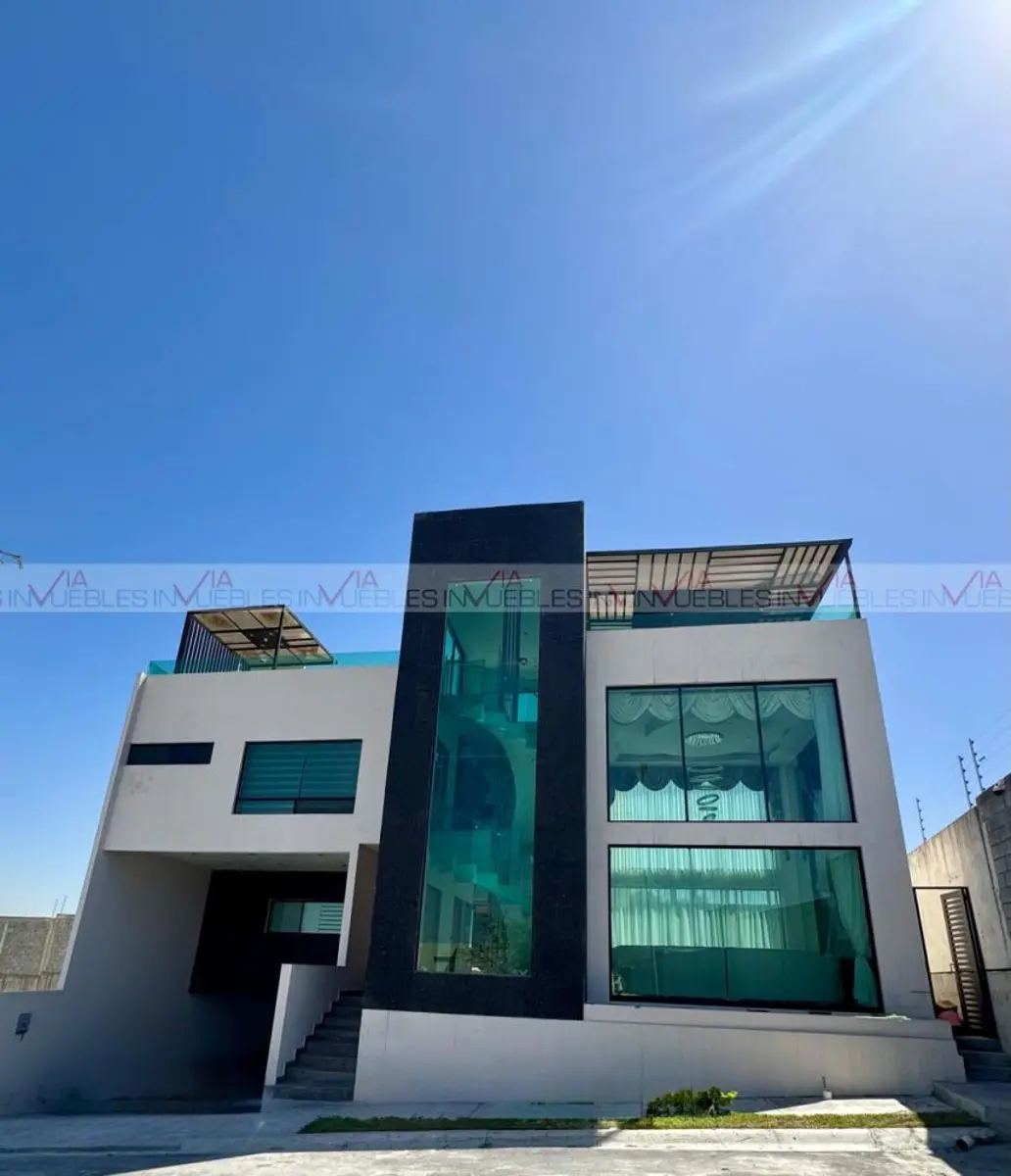 Casa en venta en Santoral, García — foto 1 de 9