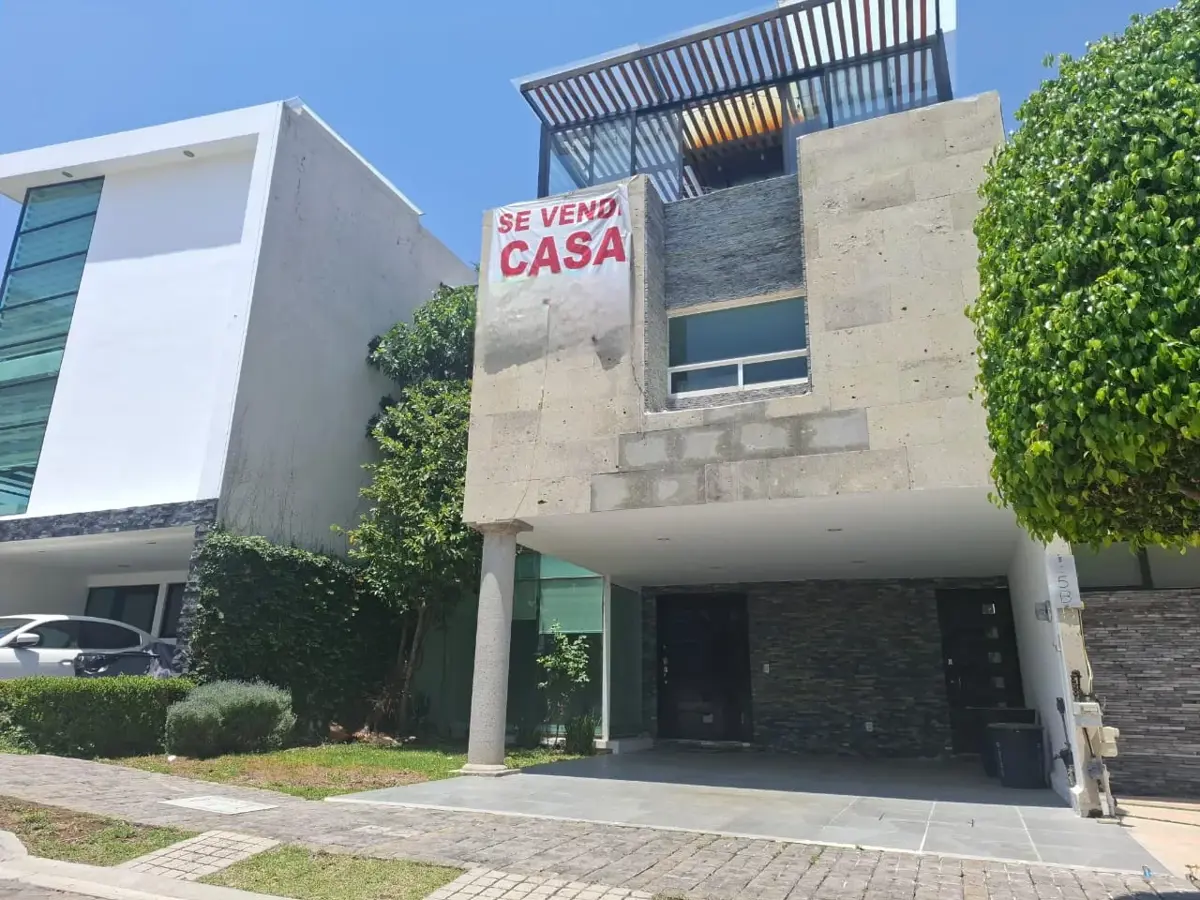Casa en venta en Lomas de Angelópolis, San Andrés Cholula — foto 1 de 36
