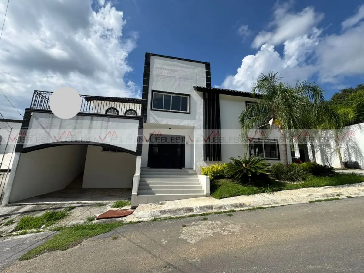 Casa en venta en Bosques de las Lomas, Santiago — foto 1 de 11