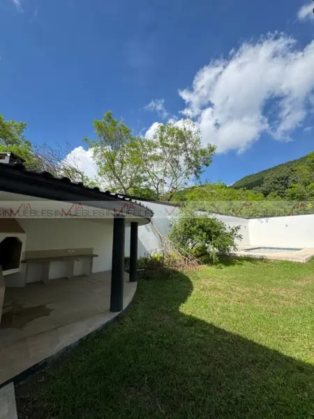 Casa en venta en Bosques de las Lomas, Santiago — foto 3 de 11