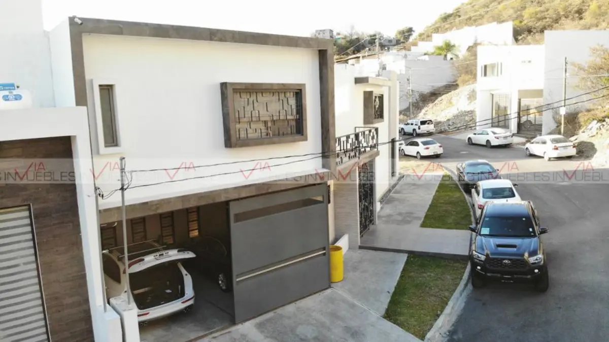 Casa en venta en Villa las Fuentes, Monterrey — foto 1 de 27