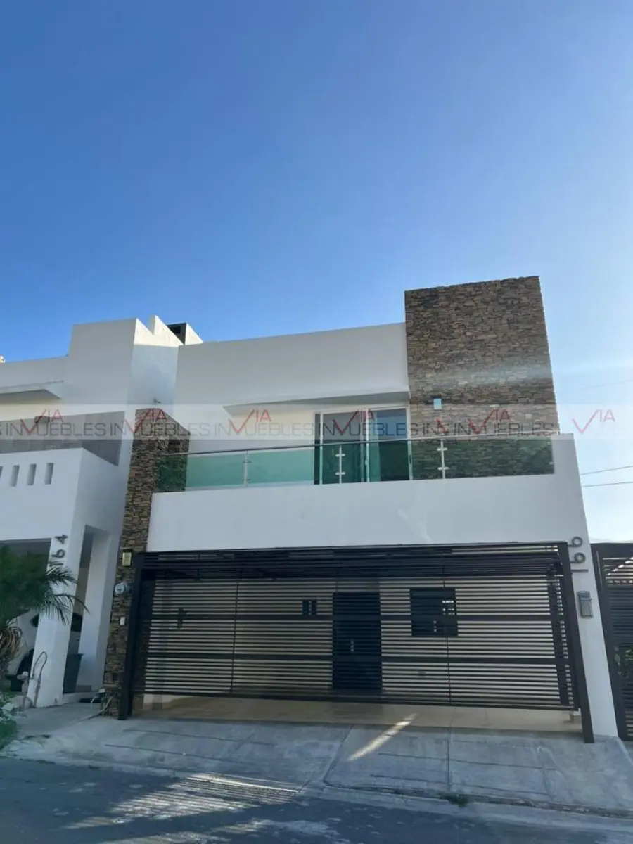 Casa en venta en La Perla, Monterrey — foto 1 de 18