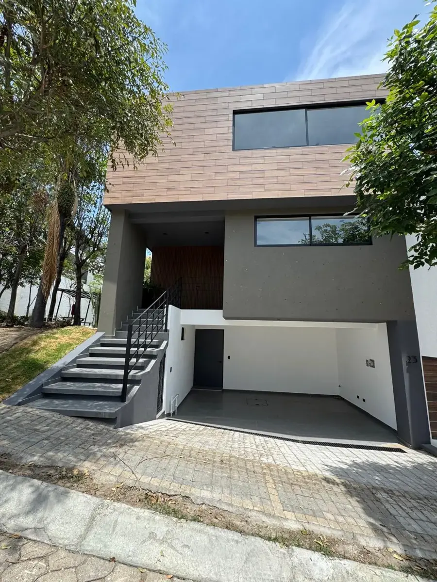 Casa en venta en Lomas de Angelópolis, San Andrés Cholula — foto 1 de 33