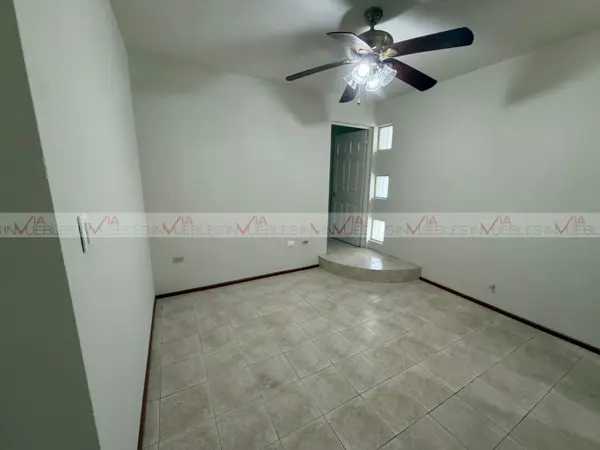 Casa en renta en Residencial Pinos, General Escobedo — foto 3 de 22