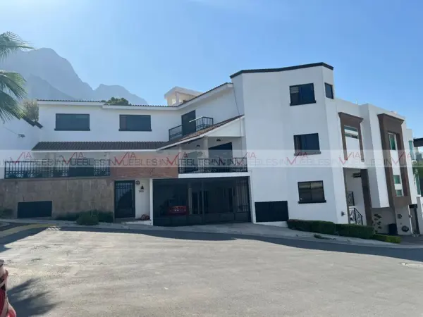 Casa en venta en Cumbres Paraíso, Monterrey — foto 2 de 34
