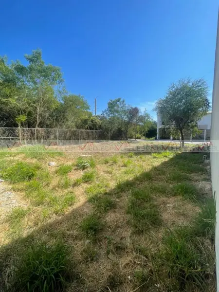 Terreno en venta en Bosques de las Lomas, Santiago — foto 3 de 8