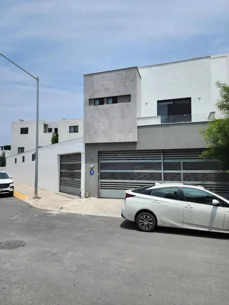 Casa en venta en Privalia Cumbres II, García — foto 2 de 40