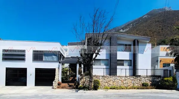 Casa en venta en Contry la Silla, Guadalupe — foto 2 de 16