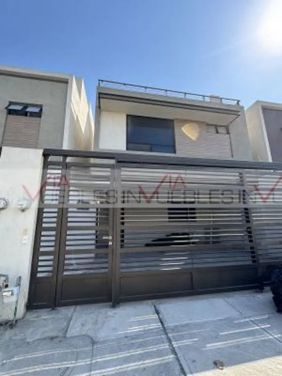 Casa en renta en Cerradas del Parque, Apodaca — foto 1 de 25