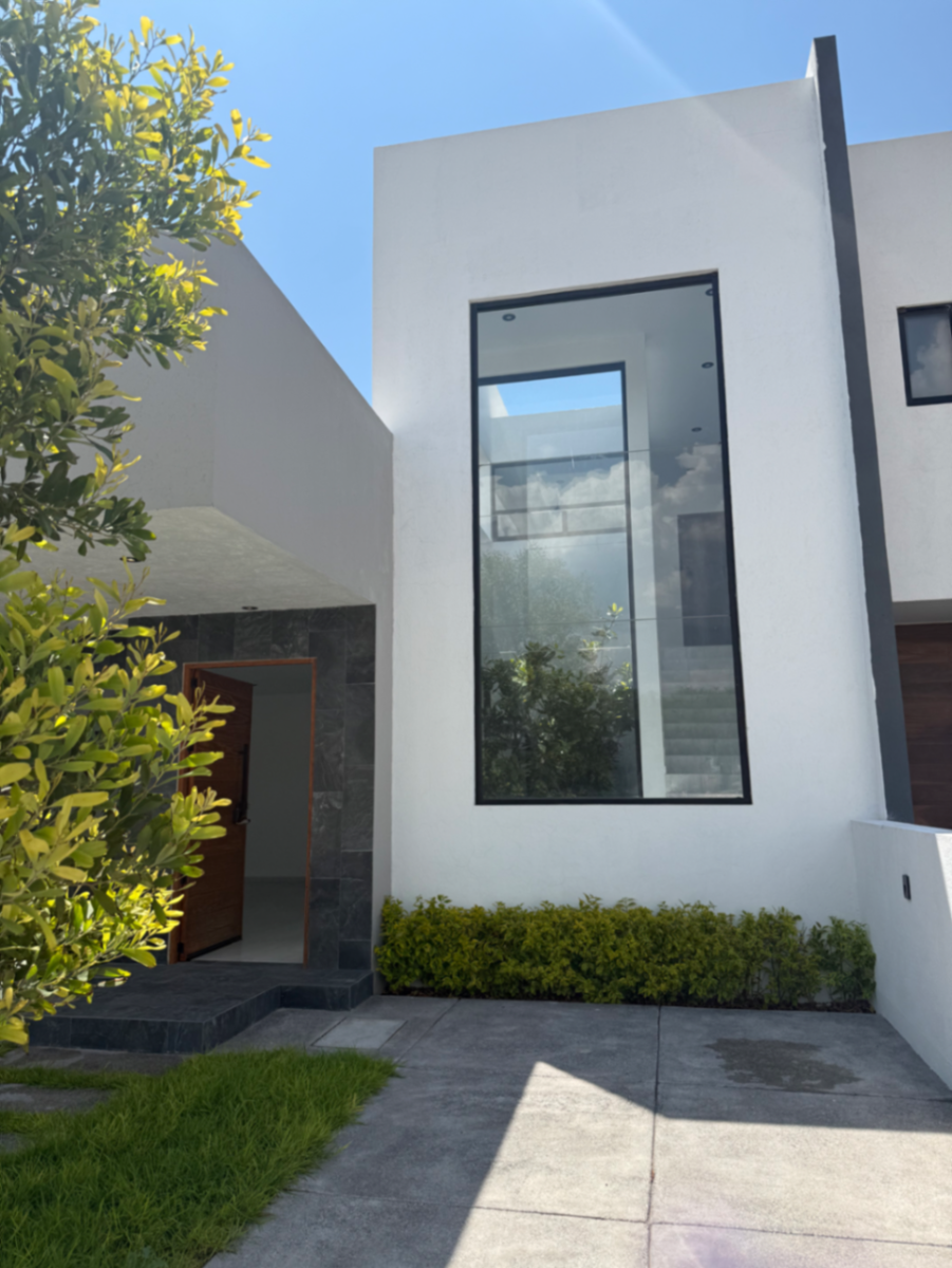 Casa en venta en Cañadas del Arroyo, Corregidora — foto 1 de 29
