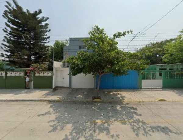Casa en Venta en Unidad Veracruzana, Veracruz: Moderna y Espaciosa