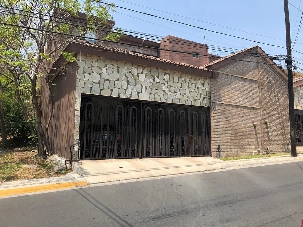Casa en venta en Las Cumbres 4 Sector  A, Monterrey — foto 1 de 16