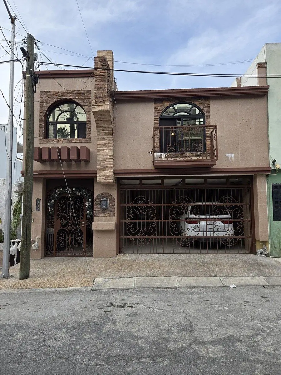 Casa en venta en Country Sol, Guadalupe — foto 1 de 34