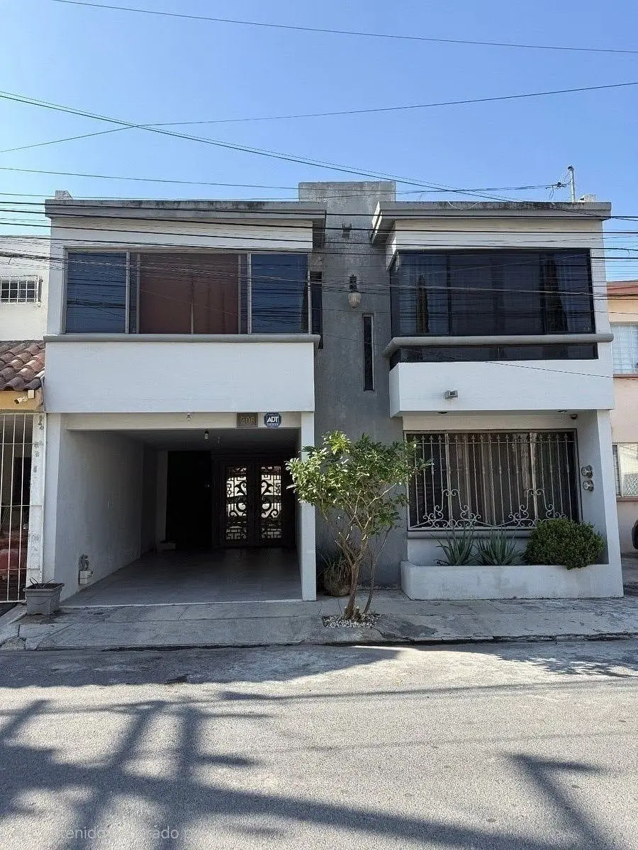 Casa en venta en Valle del Contry, Guadalupe — foto 1 de 35
